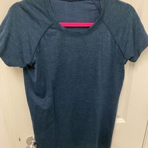 Lululemon Women’s Swiftly Tech Shirt Size 10